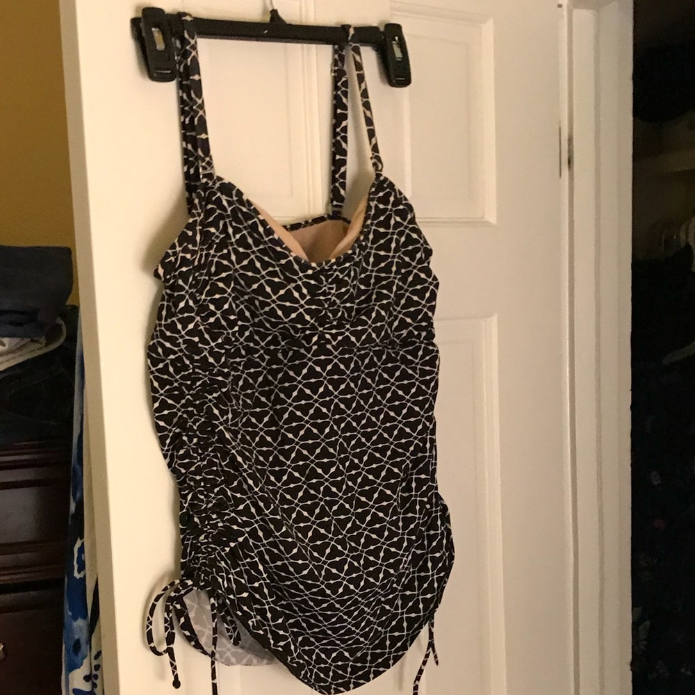 Sexy Lands End tankini top, black S12 like new! 🏝